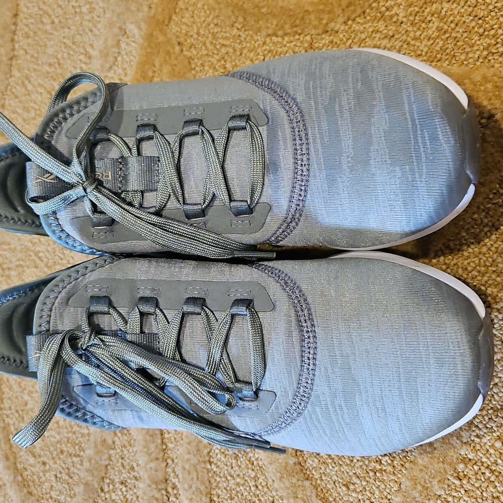 Ladies Reebok Shoes - Picture 2 of 4